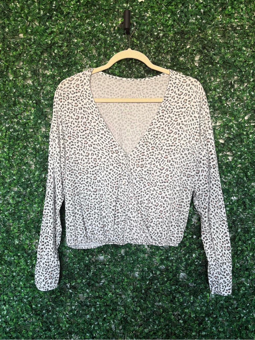 Heavenly by Victorias Secret leopard print long sleeve lounge top